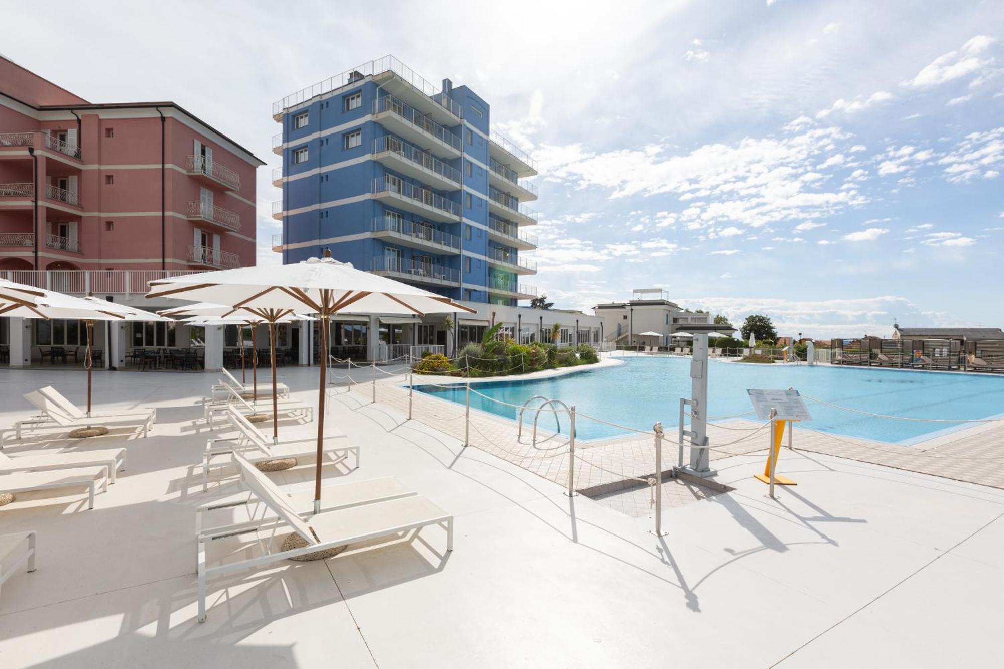 Ai Pozzi Village Resort & Spa โลอาโน ภายนอก รูปภาพ