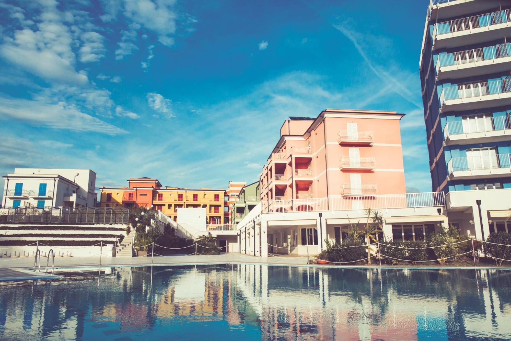 Ai Pozzi Village Resort & Spa โลอาโน ภายนอก รูปภาพ